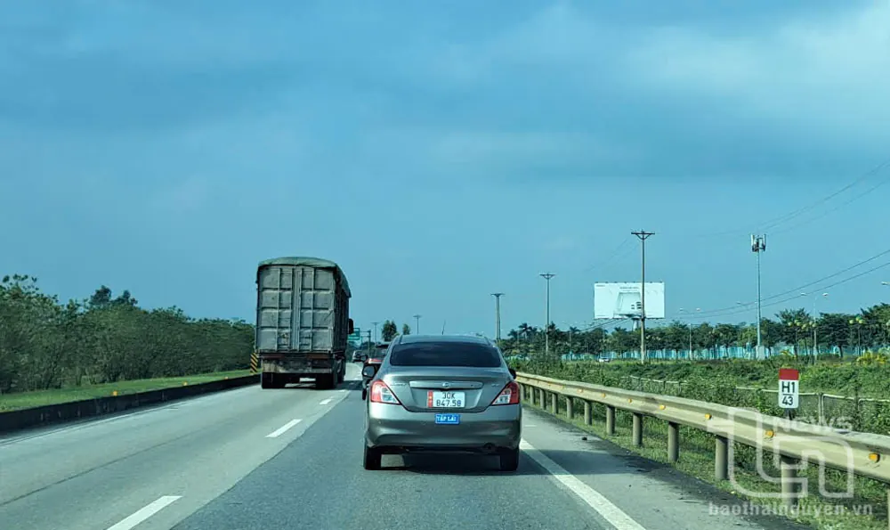 Xe tập lái chạy DAT trên đường cao tốc